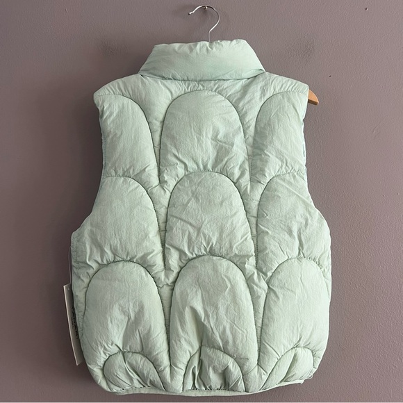 Tahari Girls Quilted Puffer Vest Mint Green Size 7/8 Lightweight Outdoor - Picture 2 of 7